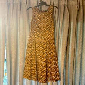 3/$30! 🛍️ Elegant Brown Patterned Dress